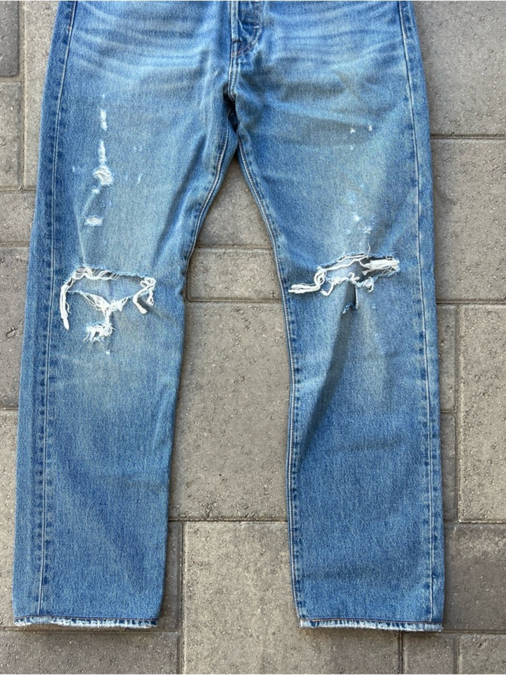 Levi's Light Blue Straight Leg Jeans with Distressed Knees - Picture 4 of 10